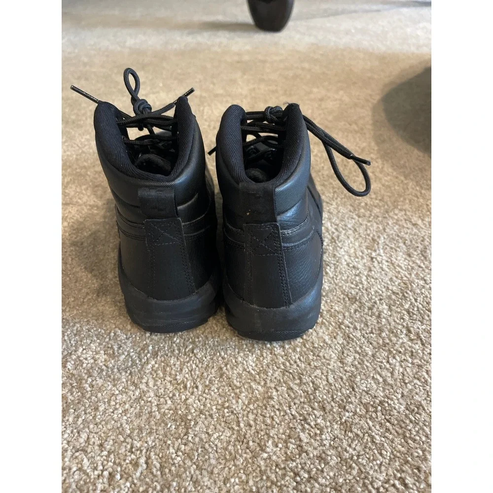 Nike black boots boys youth